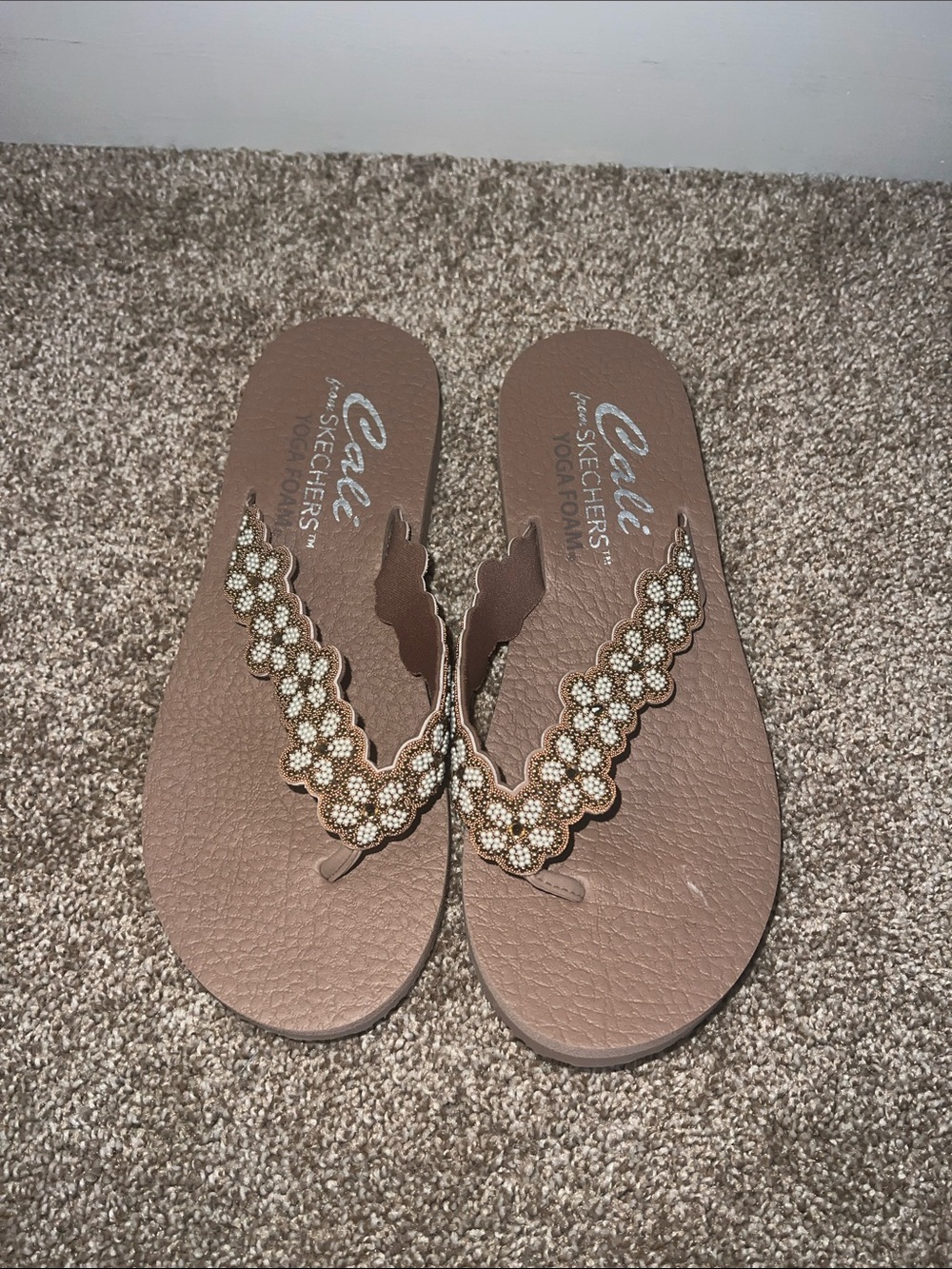 Skechers Women's Brown Beaded Floral-Trim Flip Flops